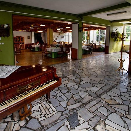 Zajazd Grodek Bujak Robert Naclegi I Restauracja Grodkow  Εξωτερικό φωτογραφία